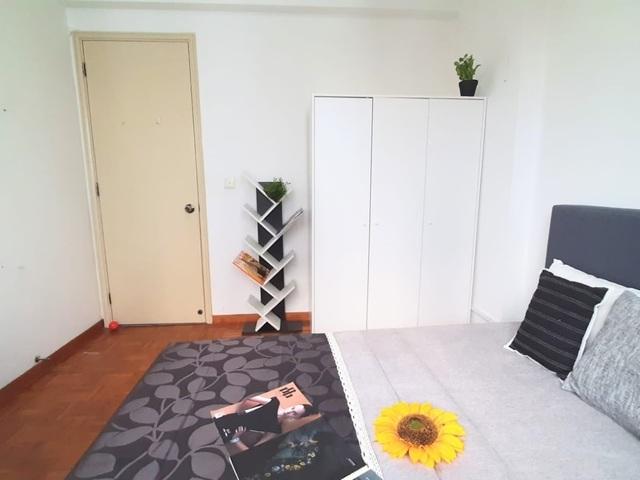 Just right opposite Tiong Bahru MRT Queen room