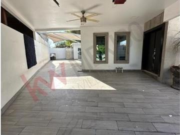 Juventud 2000 se vende casa