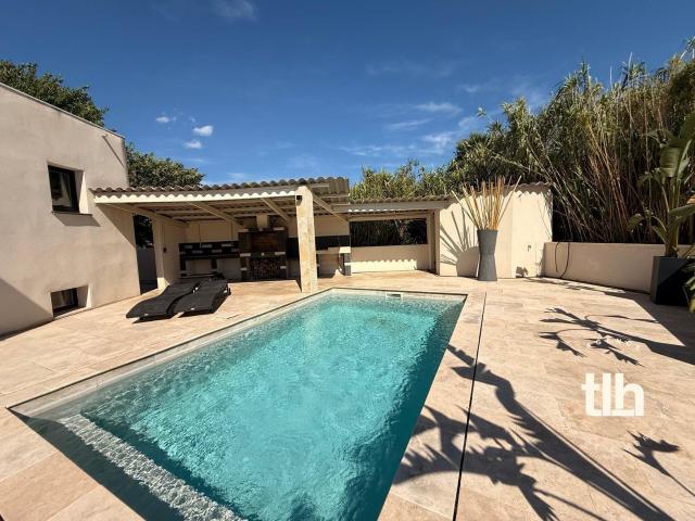 Villa Contemporaine Sur 764 m2 Avec Piscine Juvignac 160m² Juvignac
