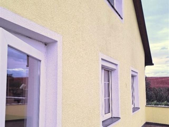 K3 ARBEITEN UND WOHNEN. Großes Wohnhaus mit eleganter und hochwertiger Ausstattung in ruhiger Lage. Topp Wohnqualität. Große Parkfläche vorhanden. TOLLER PREIS