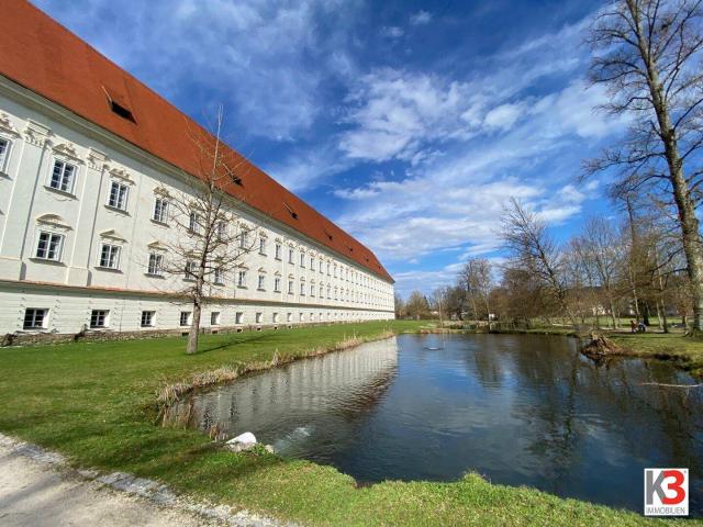 K3 NEU LUXUSVILLA MIT PARKÄHNLICHEN GRUND + NATURBADETEICH