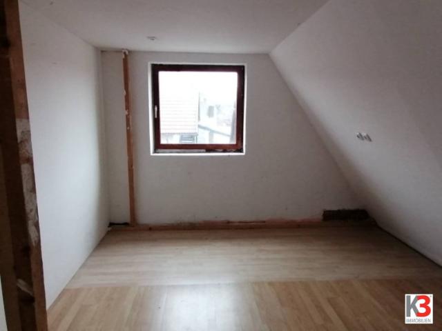 K3 Sanierungsbedürftiges, älteres Haus