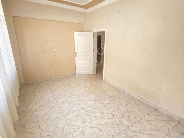 Kınış'dan Yüksek Giriş Katı 3+1 Kiralık
