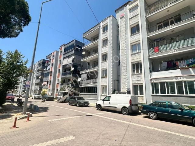 Kınık Merkez De 3+1 Satılık Fırsat Daıre
