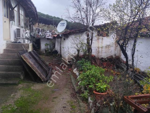 Kınık Merkezde Satılık 281 M2 Müstakil Ev