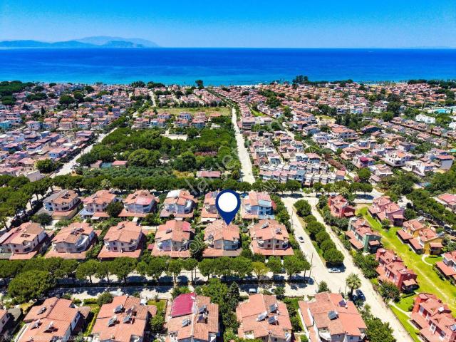 Kışadası Davutlar ‘da Denize Yürüme Mesafesi’nde Villa