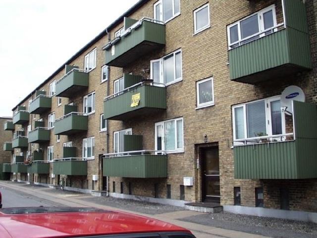 København Valby stor 2 værelses lejlighed med altan