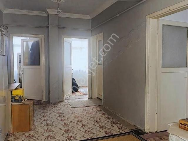 K Çekmece Atatürk Mah Yüksek Giriş 25m2 Hisseli Bina 6 Katlı
