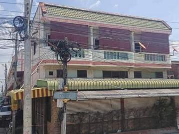 ขายตึกแถว 5 ห้อง 2 ชั้น ครึ่ง ต่อเต็ม ทำเลดีเยี่ยม แปลงมุม ต.คลองสอง อ.คลองหลวง จ.ปทุมธานี