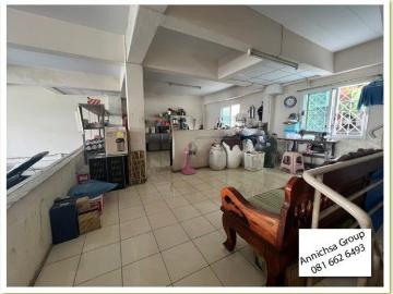 ขาย ตึกแถว 3 คูหา ขนาด 66 ตรว. 2.5 ชั้น ซอย นนทบุรี 32 อ. เมือง แถมพื้นที่ด้านข้างตึก และ ลานหน้าตึก 20 กว่า ตารางวา จอดรถได้ถึง 10 กว่าคัน