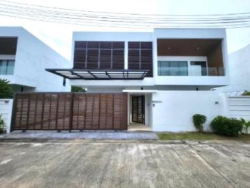 ขายบ้านเดี่ยวสไตล์โมเดิร์น พร้อมสระว่ายน้ำภายในบ้าน โครงการ Casa Riviera อำเภอเมืองภูเก็ต ภูเก็ต