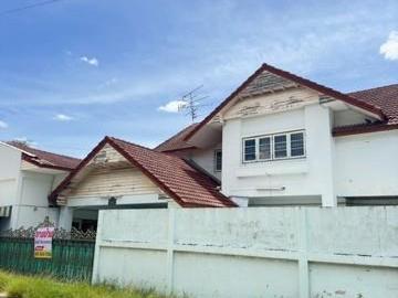 ขายบ้านเดี่ยวสองชั้นบ้านหลังหัวมุมอยู่หมู่บ้านมณฑลทิพย์โครงการติดถนนใหญ่พุทธมณฑลสาย 4 ซ. กระทุ่มล้ม 17