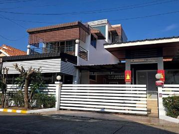ขายบ้านแฝด หมู่บ้านสุภาภรณ์ 2 เฟอร์ครบ พร้อมเข้าอยู่ ย่านสี่แยกอินโดจีน จ.พิษณุโลก
