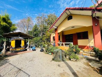 ขายบ้านสวนติดแม่น้ำปิง ใจกลางเมืองเชียงใหม่ สำหรับคนที่กำลังมองหาบ้าน ที่ดิน ติดกับแม่น้ำปิง บ้านสวนหลังนี้ ภายในบริเวณรอบๆ ตัวบ้าน ปลูกผลไม้กินได้ตามฤดูกาล