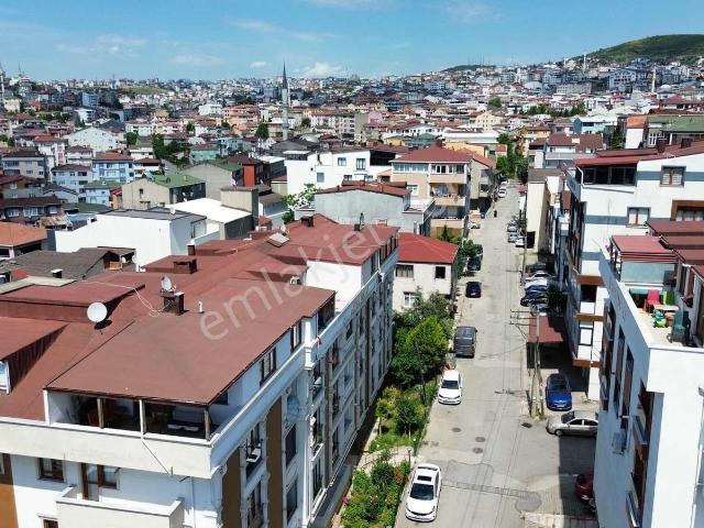 Kılıç Gayrimenkul'den Satılık 170m2 Hisseli 65 M2 Gecekondu
