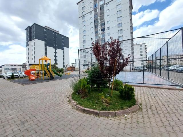 Kılavuz'da Site İçi Ebeveyn Banyolu Engelli Rampalı Kiralık 3+1