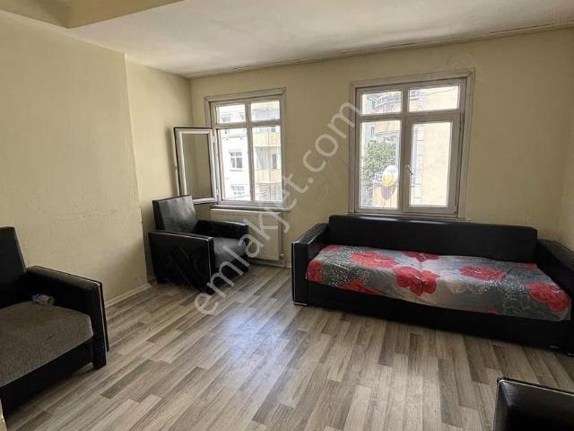Kıraç Ömür Sokakta Kiralık Daire
