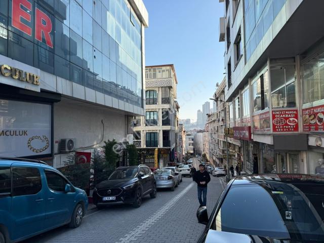 Kıraç Tam Merkez'de 2+1 95 M² Çift Balkonlu Sıfır Gibi Arakat !