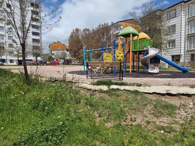 Kırklar Mahallesinde 2+1 Önü Park Alanı Kiralık Daire