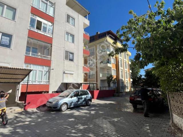 Kırklareli Merkez Bademlik Mahallesi Balkonlu Satılık 2+1 Daire