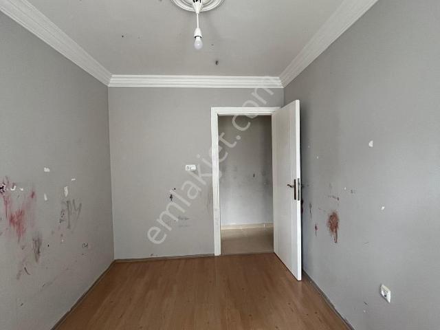 Kırklareli Merkez İstasyon Mahallesi Millet Bahçesine Yakın 2+1