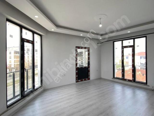 Kırklareli Merkez Pınar Mahallesi Cadde Üzerinde Sıfır 2+1 Daire