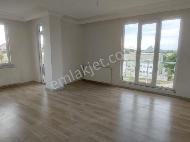 Kırklareli/merkez Cumhuriyet Mahallesi Satılık 3+1 Daire