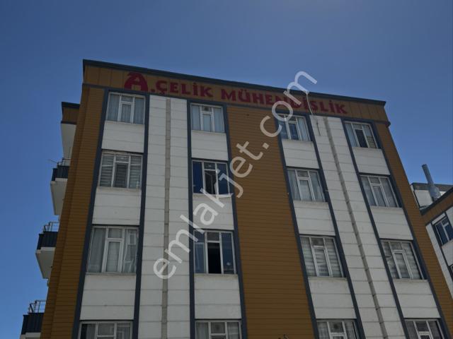 Kırmızı Gayrimenkulden Eşyalı 1+1