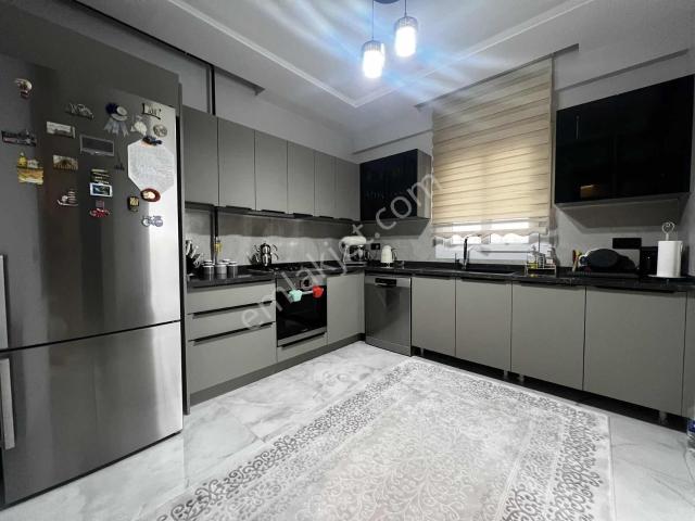Kıyıboyunda Yatay Mimari 3+1 K.mutfak Ç.banyo G.odalı Havuzlu
