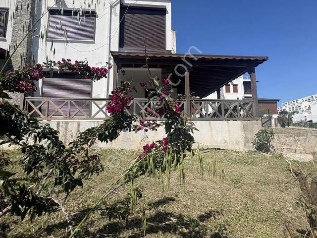 Kıyıkışlacık Tepeköy Tatil Sitesinde Marina Ve Körfez Manzaralı