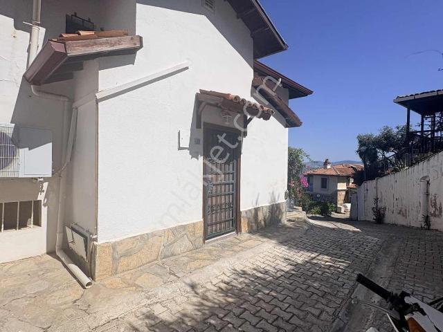 Kıyıkışlacık Zeytinlikuyu Yeşilyaka Tatil Sitesinde Manzaralı