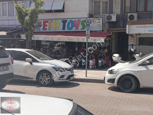 Kızıl Elmada Satılık Dükkan