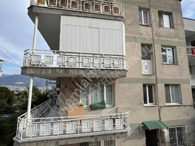 Kızılay Mahallesinde 3+1 Satılık Giriş Katı