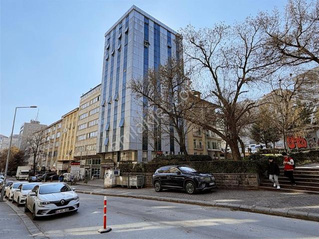 Kızılay Merkezde Adliye Ye Yakın 2+1 Kısmi Eşyalı Kiralık Ofis