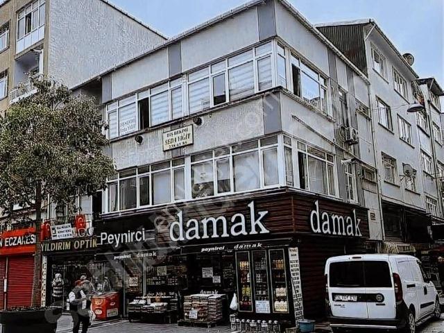 Kızılay Meydanı'nda Köşe Komple Bina