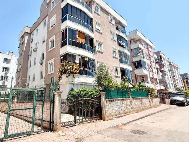 Kızılarık'da Asansörlü Cam Balkonlu Lüks / Bakımlı Satılık 2+1