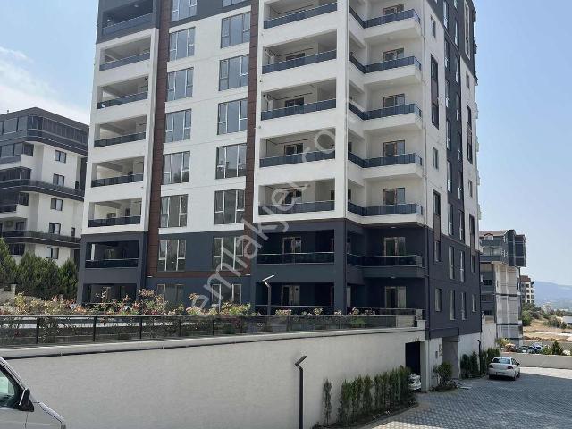 Kızılcıklı Merkez'de Ara Kat Kiralık Sıfır 3+1 Daire