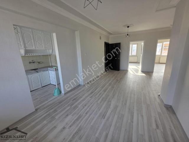 Kızılkurt Gayrimenkul'dan Ortayol'da Ara Kat 3+1 Kiralık Daire