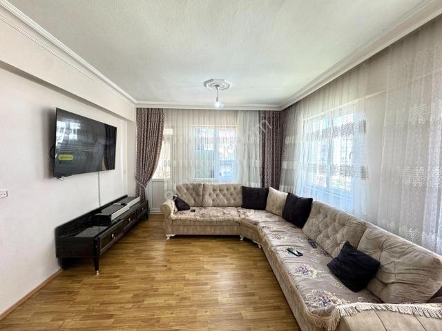 Kızıltoprak Tramvay Yakını Arakat Geniş Asansörlü 3+1 Daire