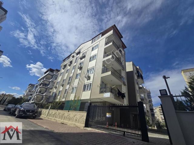 Kızıltoprak Mahallesinde 3+1 Ters Dublex Daire
