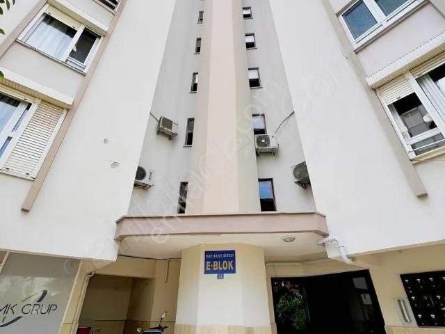 Kızıltoprakta Site İçerisinde Geniş 3+1 Daire