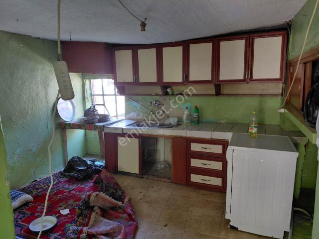 Kızlaralanın Da Satılık 272 M2 Arsalı 3.adet Köy Evi 1.500.000 Tl