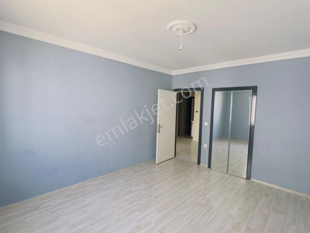 Kc Emlaktan 3+1 Ara Katta Merkezi Lokasyonda 140m2 Kiralık Daire