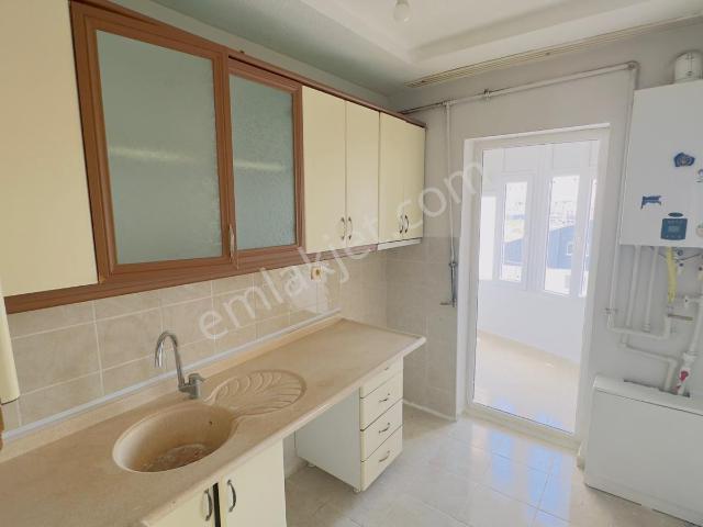 Kc Emlaktan Kiralık Ara Kat Daire
