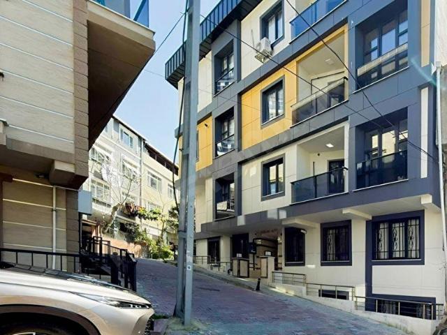 Kağıthane Çeliktepe Mahallesinde Sıfır Binada Satılık 2+1 Daire