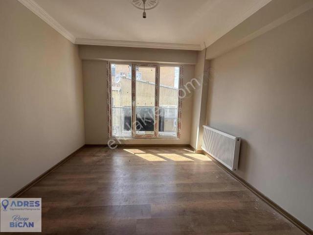 Kağıthane Harmantepe Meydan Bir Haftalık Fiyat 4+1 Satılık Dublx