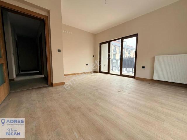 Kağıthane Merkez Mh. Toki Hizmet Sitesi 2+1 Satılık Daire