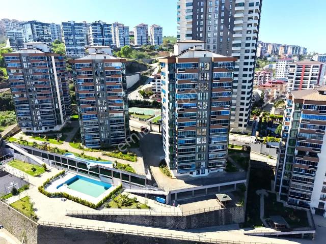 Kaşüstü Anacadde Üzeri Virapark Sitesinde Satılık Lüks 4+1