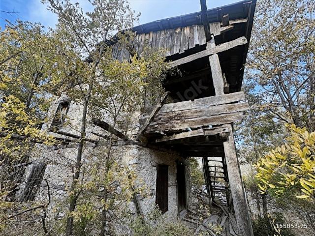 KAŞ BELDİBİ MAHALLESİNDE EV ve Tarlası Niteliğinde Parsel