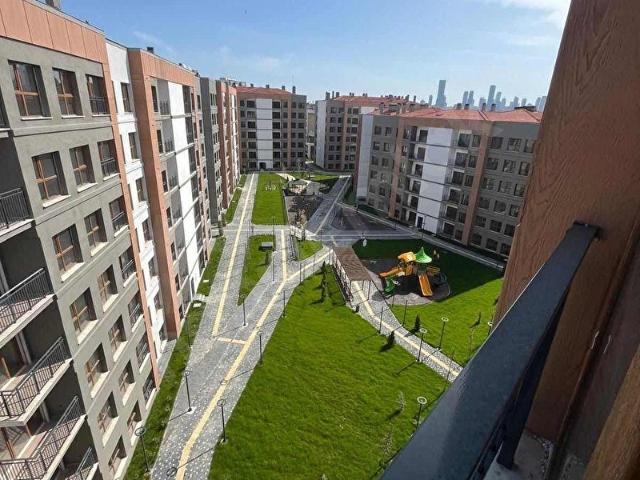 KAĞITHANE HİZMET SİTESİNDE 2+1 SATILIK BOŞ DAİRE